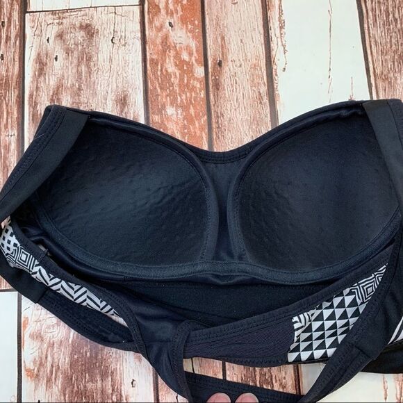 Brooks Uprise Crossback Sports Bra size Small - Picture 7 of 9